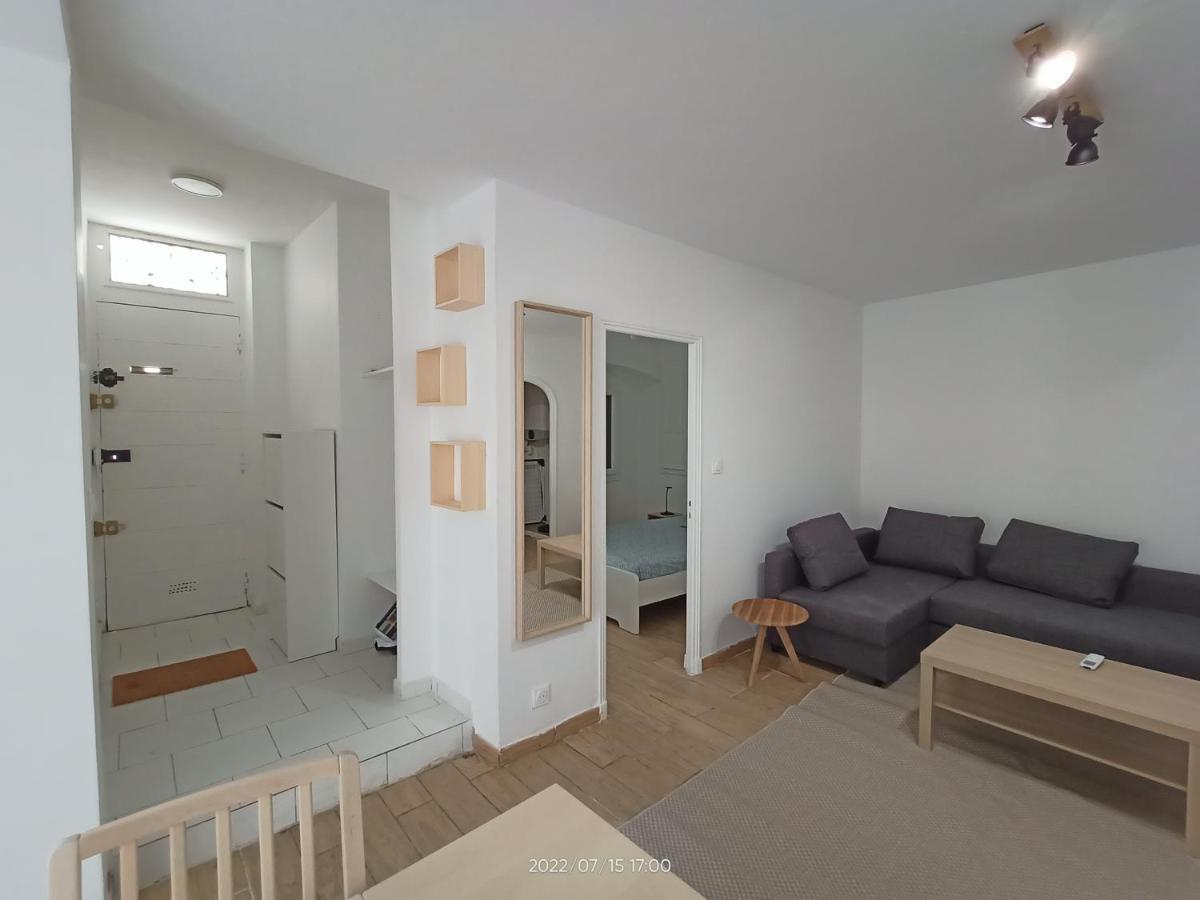 T2 Renove En Rdc Avec Cour, Intra Muros Avignon Exteriör bild